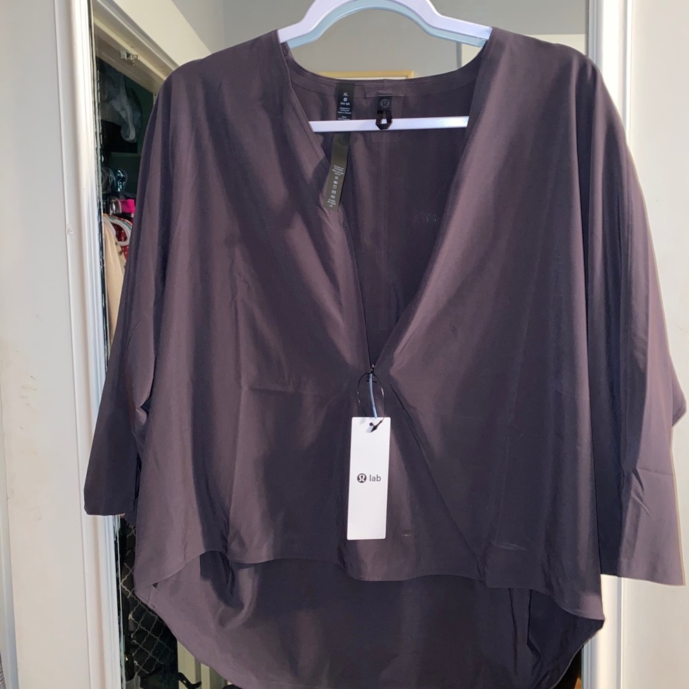 LULULEMON TOP